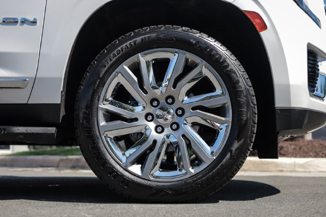 Used 2021 GMC Yukon SLT w/ SLT Premium Package AWD/4WD image 23