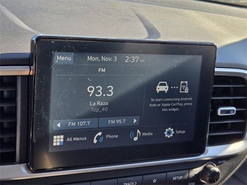 Certified 2025 Hyundai Venue SEL image 15