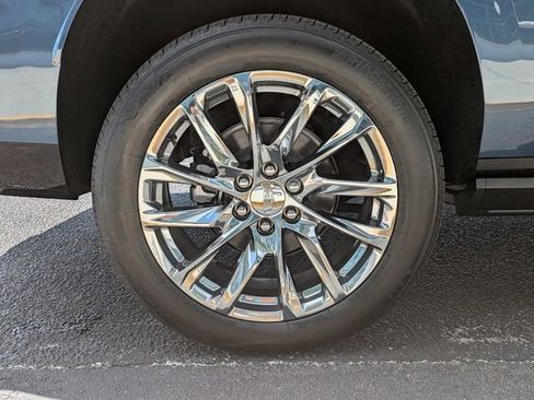 New 2026 Cadillac Escalade ESV Luxury w/ LPO, Radiant Package AWD/4WD image 12