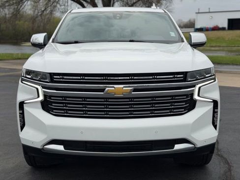 Used 2023 Chevrolet Suburban Premier AWD/4WD image 2