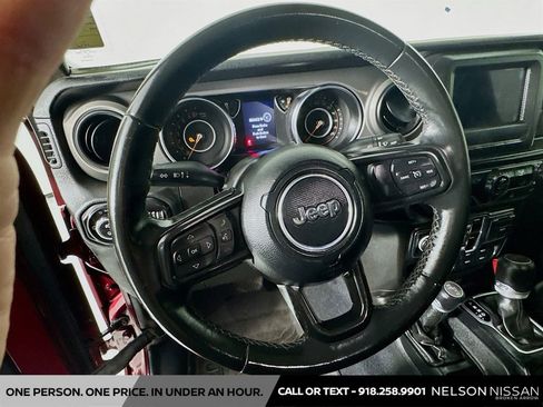 Used 2022 Jeep Gladiator Sport image 11