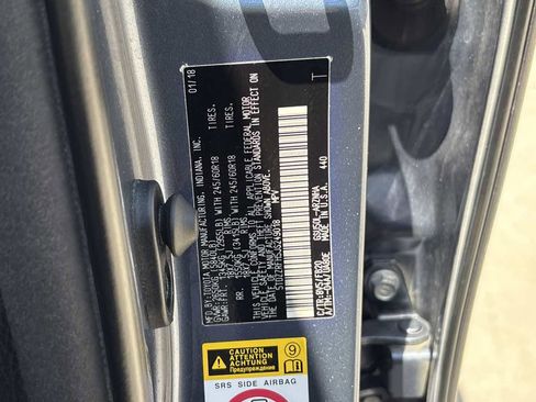 Used 2018 Toyota Highlander LE FWD image 28