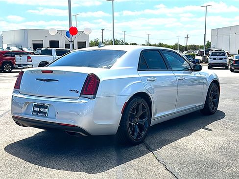 Used 2022 Chrysler 300 S RWD image 8