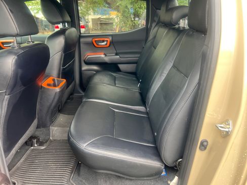 Used 2020 Toyota Tacoma TRD Sport image 27