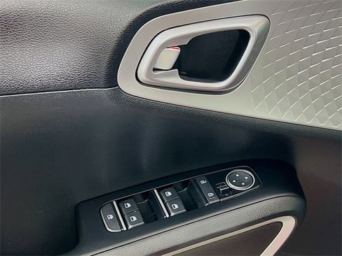 Used 2024 Kia Soul LX w/ Option Group 015 image 9