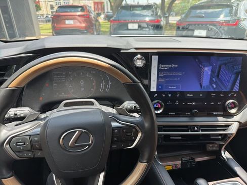 Used 2024 Lexus RX 350 Premium w/ Convenience Package AWD/4WD image 12