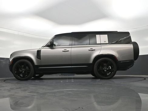 Used 2024 Land Rover Defender 130 X-Dynamic SE AWD/4WD image 24