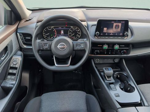 Used 2022 Nissan Rogue S image 13