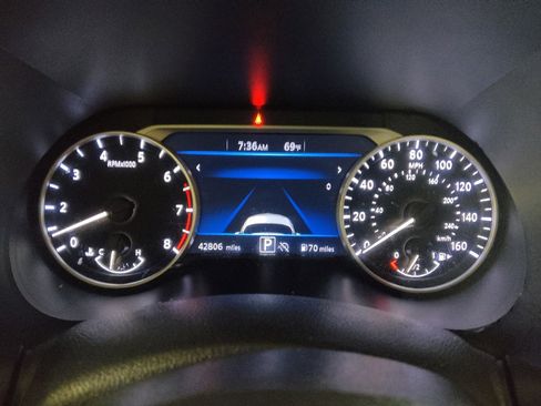 Used 2024 Nissan Sentra SV FWD image 23