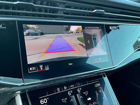 Used 2025 Audi Q8 Premium Plus w/ Premium Plus Package image 29