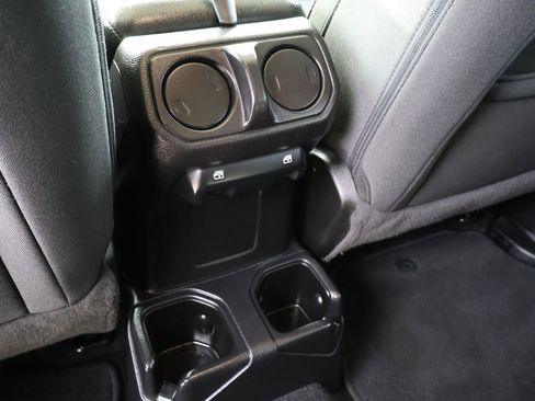 Used 2021 Jeep Wrangler Unlimited Sport image 15