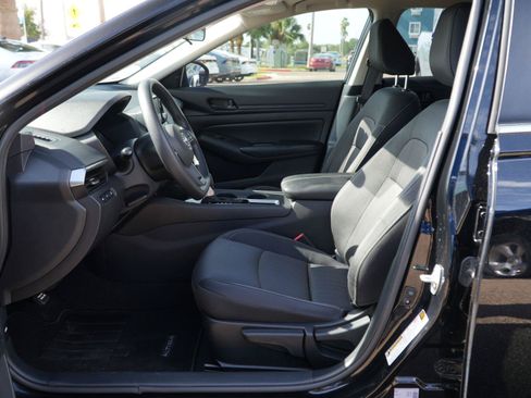 Used 2024 Nissan Altima 2.5 S FWD image 7