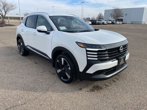 New 2025 Nissan Kicks SR image 8