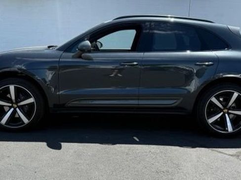 Used 2024 Porsche Macan AWD/4WD image 2