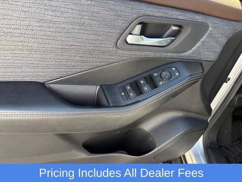 Used 2023 Nissan Rogue SV AWD/4WD image 24
