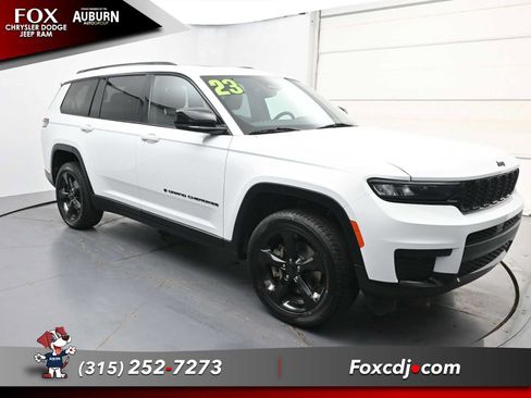 Used 2023 Jeep Grand Cherokee L Altitude AWD/4WD image 2