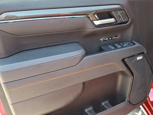 Used 2025 GMC Sierra 1500 AT4 w/ AT4 Premium Package AWD/4WD image 12