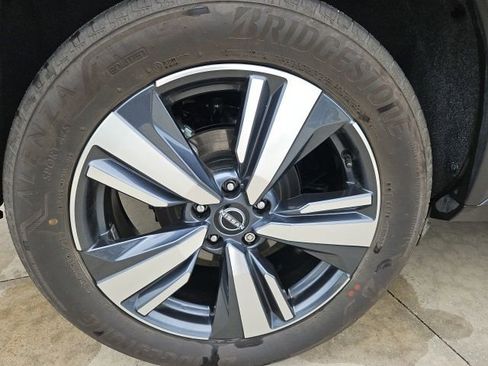 Used 2023 Nissan Rogue Platinum w/ Platinum Premium Package AWD/4WD image 20