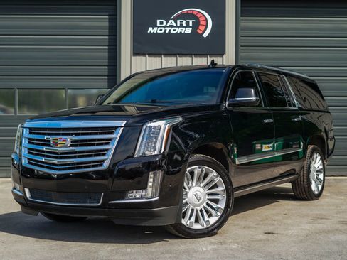 Used 2020 Cadillac Escalade ESV Platinum RWD image 3