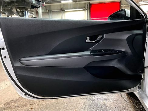 Used 2019 Hyundai Veloster 2.0 Premium image 20