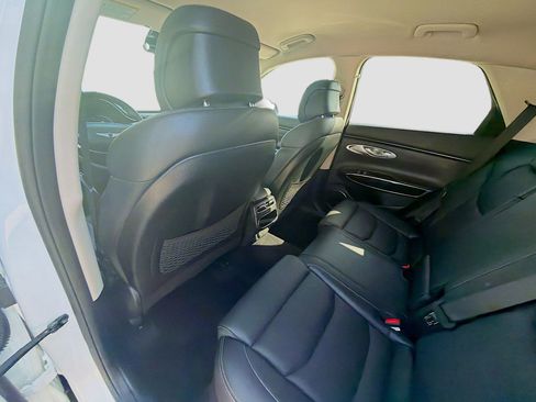 Used 2025 Genesis GV70 2.5T image 23