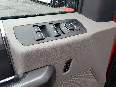 Used 2019 Ford F150 XLT w/ Equipment Group 302A Luxury image 12