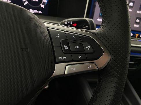 New 2026 Volkswagen Tiguan SE R-Line AWD/4WD image 16