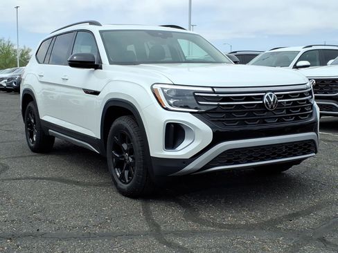 New 2026 Volkswagen Atlas Peak Edition AWD/4WD image 1