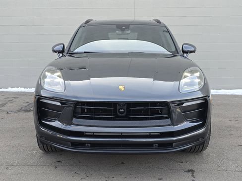 Certified 2025 Porsche Macan AWD/4WD image 6