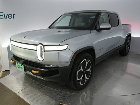 Used 2024 Rivian R1T Adventure Dual AWD/4WD image 2
