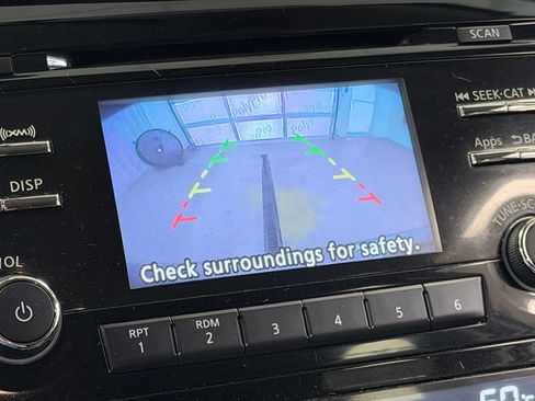 Used 2016 Nissan Rogue SV FWD image 47