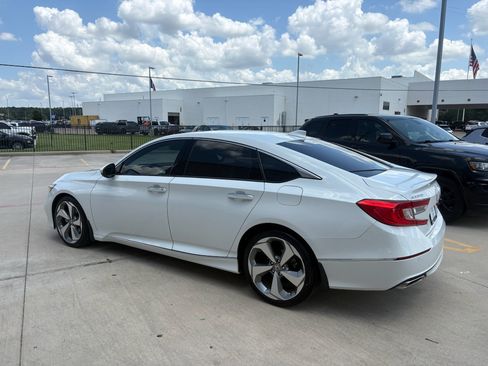 Certified 2018 Honda Accord Touring image 6