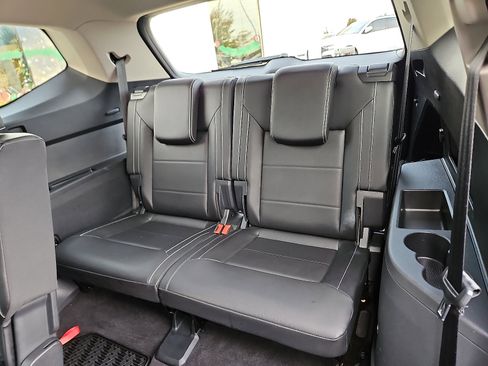 Certified 2023 Volkswagen Atlas SE image 10