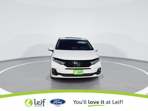 Used 2025 Honda Odyssey Touring image 3