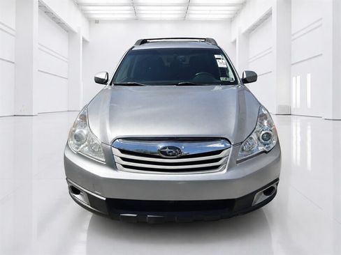 Used 2011 Subaru Outback 2.5i Premium w/ All-Weather Pkg AWD/4WD image 5