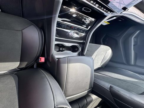 New 2026 Jeep Grand Cherokee Altitude RWD image 24