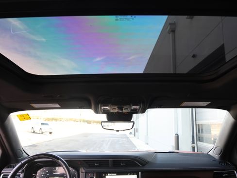 Used 2023 GMC Yukon XL Denali Ultimate image 31