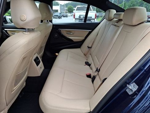 Used 2018 BMW 330i xDrive Sedan w/ Premium Package AWD/4WD image 9