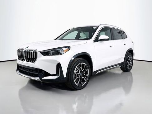 Used 2026 BMW X1 xDrive28i image 3