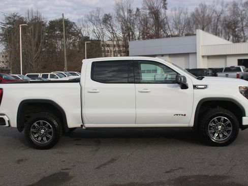 Used 2024 GMC Sierra 1500 AT4 w/ Technology Package image 7