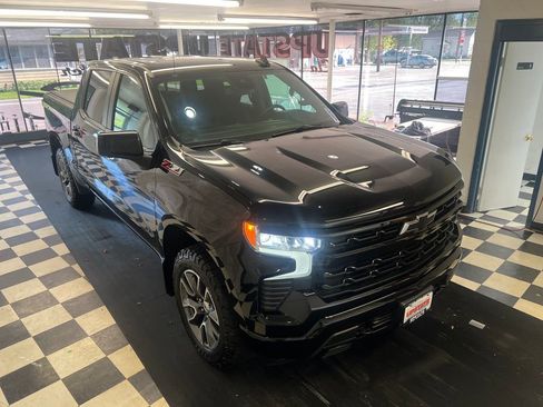 Used 2023 Chevrolet Silverado 1500 RST w/ Convenience Package II AWD/4WD image 17