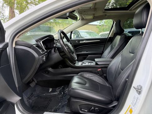 Used 2019 Ford Fusion Titanium FWD image 10