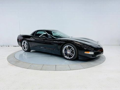 Used 1999 Chevrolet Corvette Coupe w/ Lighting Pkg RWD image 3