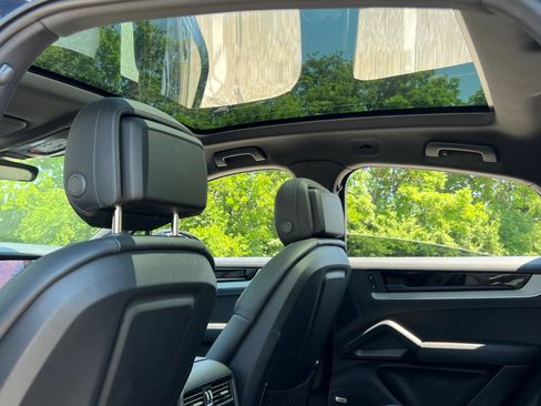 Certified 2024 Porsche Cayenne Coupe AWD/4WD image 23