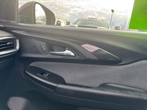 Used 2022 Chevrolet TrailBlazer LT w/ Sun and Liftgate Package image 40