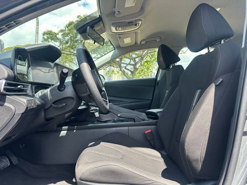 Used 2024 Hyundai Elantra SEL FWD image 8