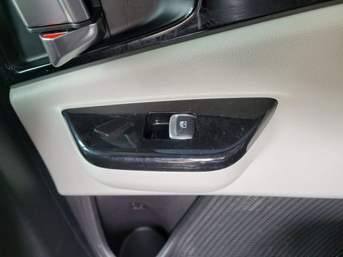 Used 2023 Kia Carnival SX Prestige FWD image 15