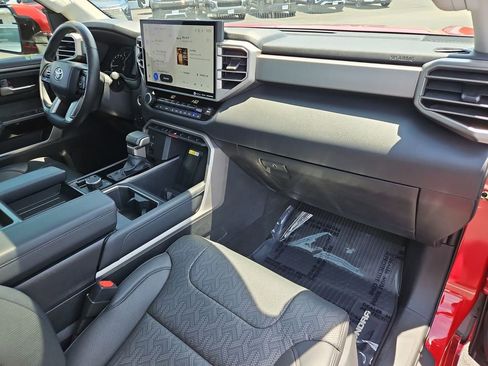 Used 2022 Toyota Tundra Limited w/ Power Package AWD/4WD image 29