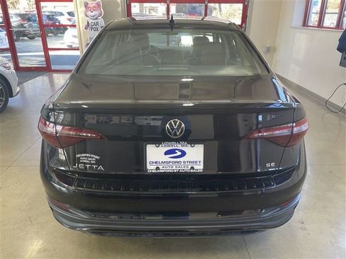 Used 2023 Volkswagen Jetta SE image 6