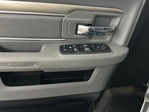 Used 2019 RAM 1500 Classic Warlock image 9